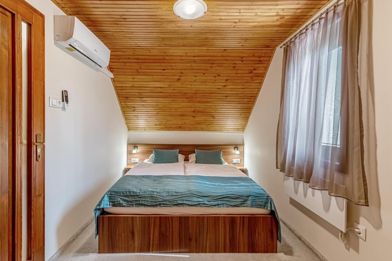 Pósteleki Vendégház-Nyugalom Szigetei Gyula Extérieur photo