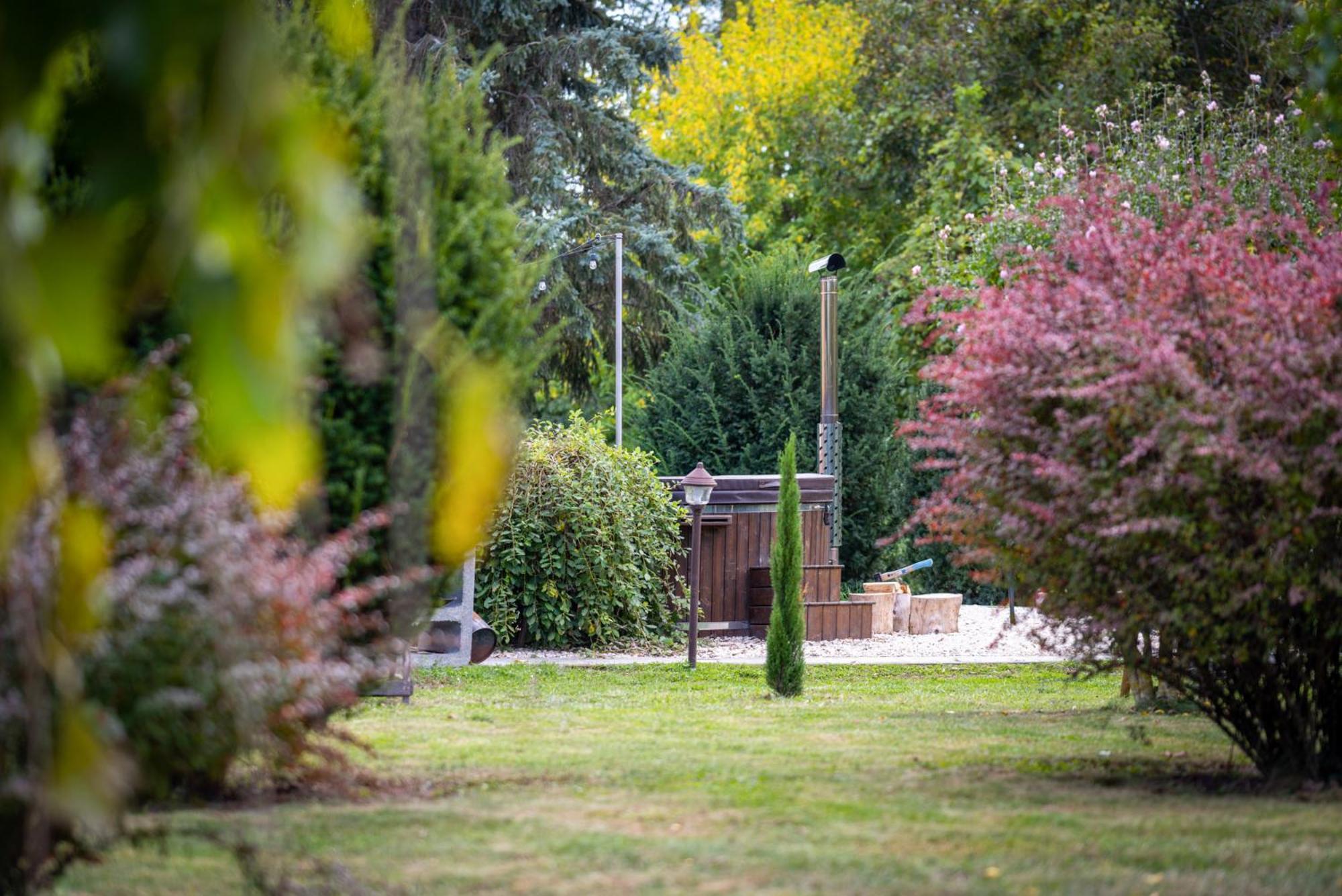 Pósteleki Vendégház-Nyugalom Szigetei Gyula Extérieur photo
